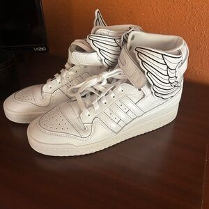 HI Wings 4.0 ADIDAS (10.5)